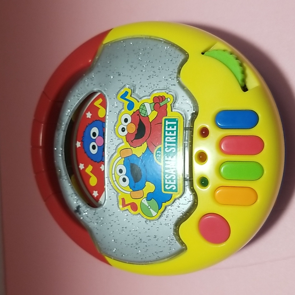 SESAME STREET PORTABLE CD PLAYER 2006 MATTEL PRESCHOOL TOYS, TESTED.